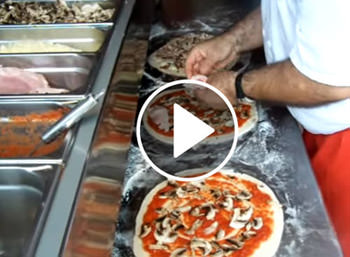 Vidos de fabrication des pizzas